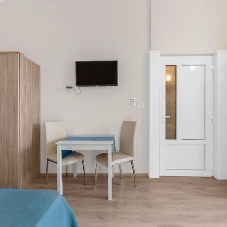 Villa Hope - Apartments With Shared Pool Пореч Номер фото