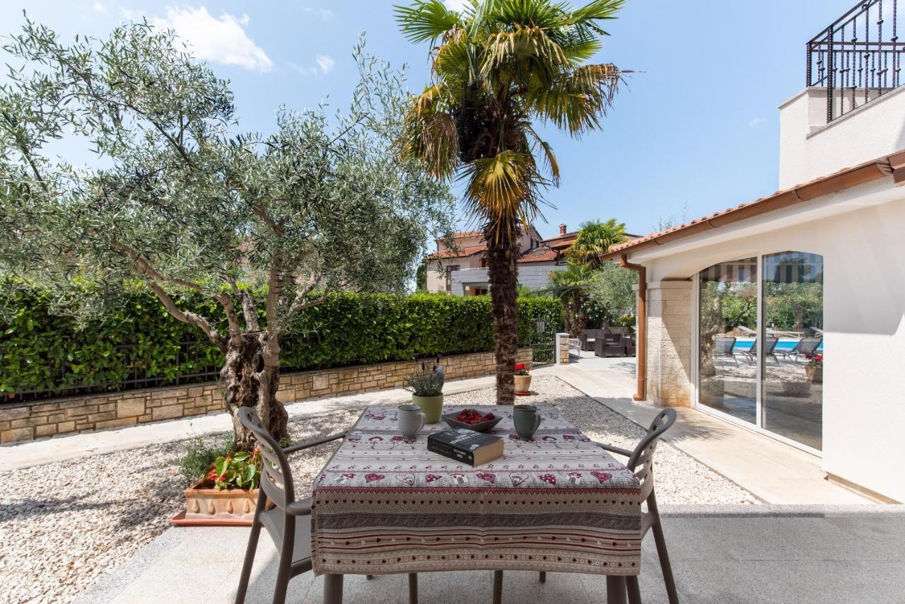 Villa Hope - Apartments With Shared Pool Пореч Экстерьер фото