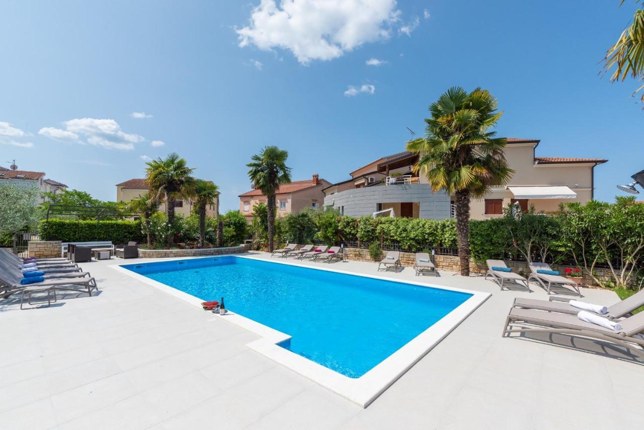 Villa Hope - Apartments With Shared Pool Пореч Экстерьер фото