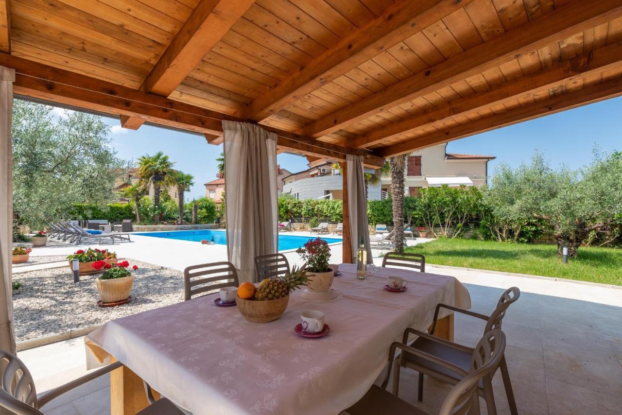 Villa Hope - Apartments With Shared Pool Пореч Экстерьер фото